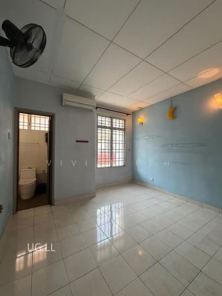 Rumah Teres untuk Dijual di Bandar Botanic (Klang) - Vivian Koh - Bathroom - PropertyGuru.com.my