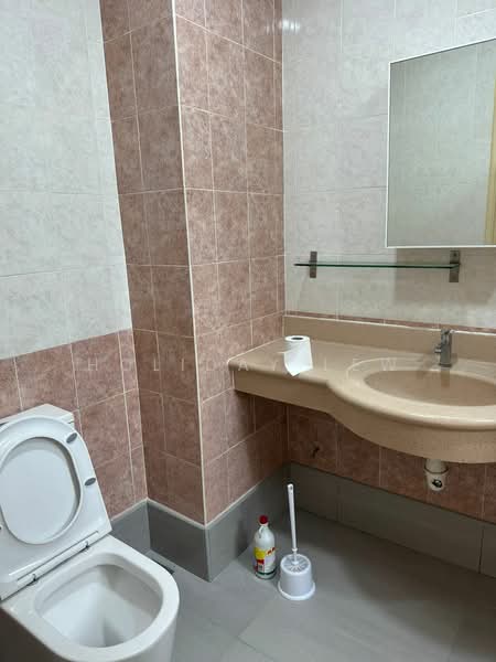 Kondominium untuk Dijual di Greenview Residence - Holiday Lew - Bathroom - PropertyGuru.com.my