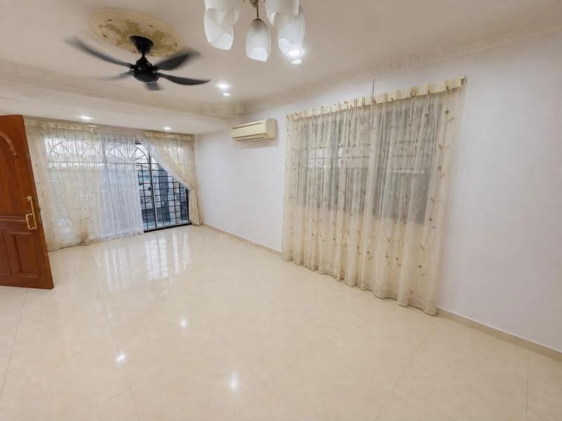 2-storey Terraced House for Sale in Rawang Perdana 2 (Rawang) - Nicky Lai - Living Room - PropertyGuru.com.my