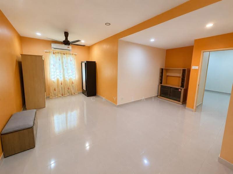 2-storey Terraced House for Sale in Rawang Perdana 2 (Rawang) - Nicky Lai - Living Room - PropertyGuru.com.my