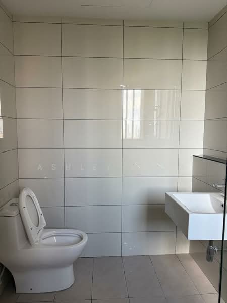 Kediaman Servis untuk Dijual di Duta Park Residences - Ashley Wong - Bathroom - PropertyGuru.com.my
