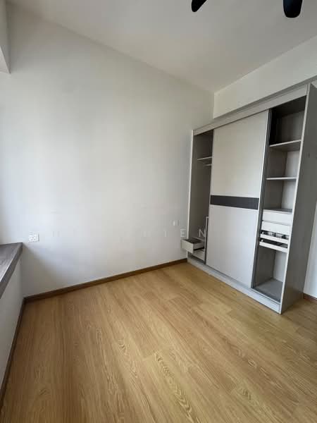 Condominium for Rent at Bay Point @ Country Garden Danga Bay - Chia Shien Lim - Bedroom - PropertyGuru.com.my