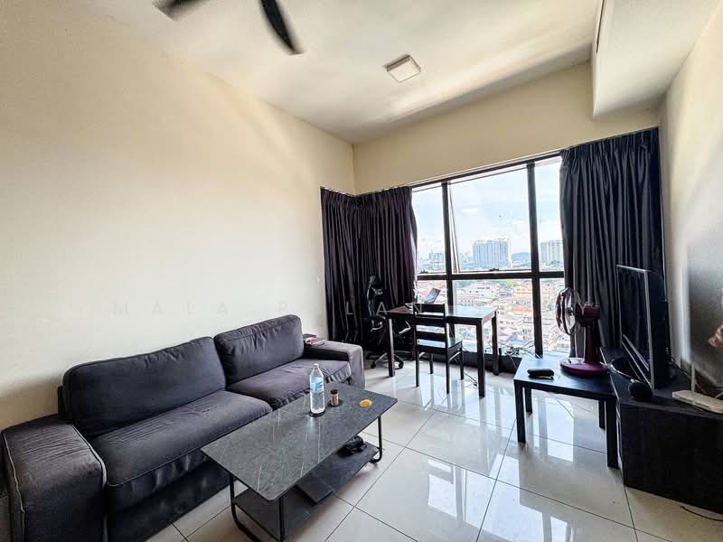 Kediaman Servis untuk Dijual di Icon Residenz 2 @ Icon City - Mala Palanisamy - Living Room - PropertyGuru.com.my