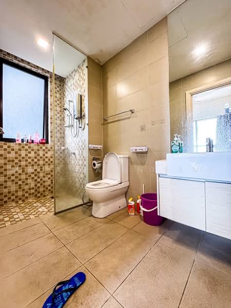 Kediaman Servis untuk Dijual di Icon Residenz 2 @ Icon City - Mala Palanisamy - Bathroom - PropertyGuru.com.my