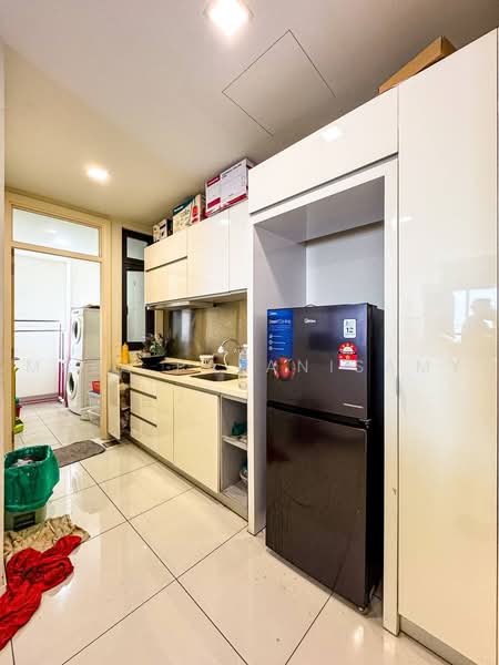 Kediaman Servis untuk Dijual di Icon Residenz 2 @ Icon City - Mala Palanisamy - Kitchen - PropertyGuru.com.my