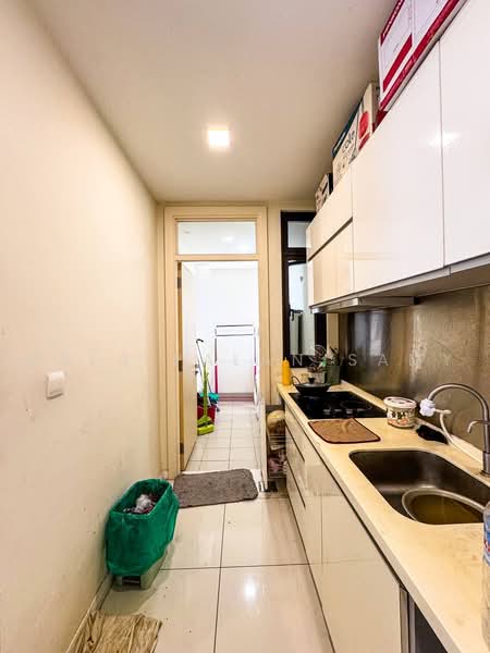 Kediaman Servis untuk Dijual di Icon Residenz 2 @ Icon City - Mala Palanisamy - Kitchen - PropertyGuru.com.my