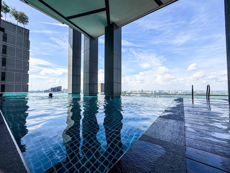 Kediaman Servis untuk Dijual di Icon Residenz 2 @ Icon City - Mala Palanisamy - Pool - PropertyGuru.com.my
