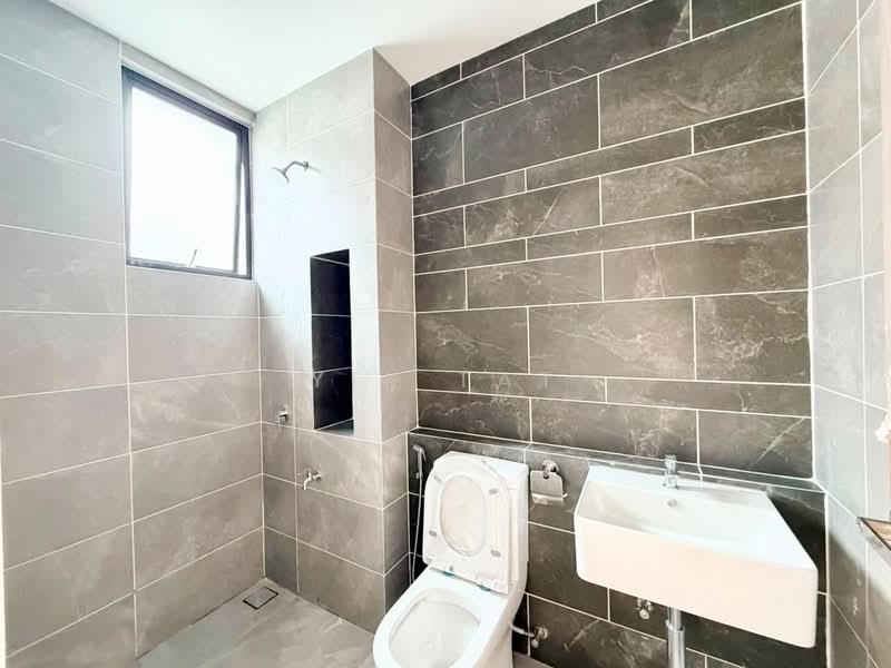 Rumah Teres 2-Tingkat untuk Dijual di Johor Bahru (Johor) - Yik Tat - Bathroom - PropertyGuru.com.my