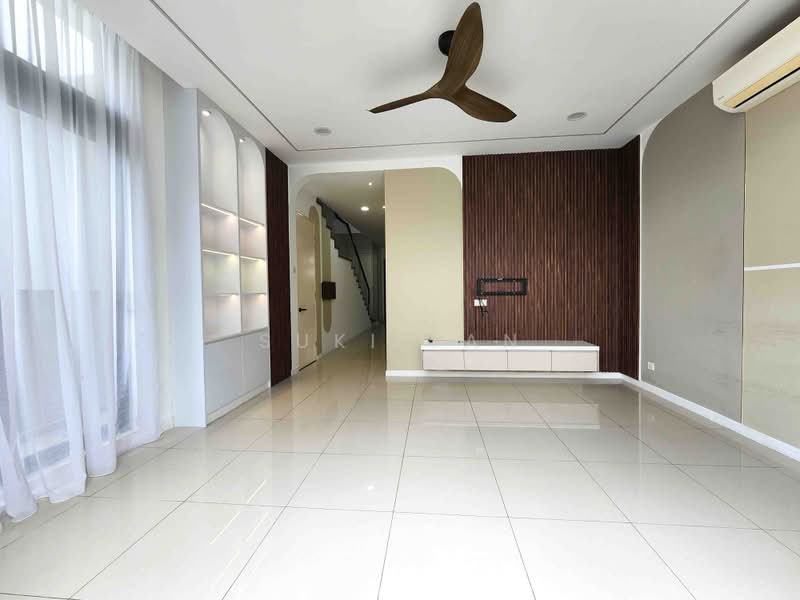 3-storey Terraced House for Sale in Lake Fields (Sungai Besi) - Suki Tan - Living Room - PropertyGuru.com.my