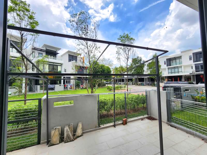 3-storey Terraced House for Sale in Lake Fields (Sungai Besi) - Suki Tan - Exterior - PropertyGuru.com.my