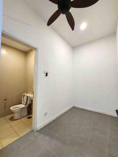 3-storey Terraced House for Sale in Lake Fields (Sungai Besi) - Suki Tan - Bathroom - PropertyGuru.com.my