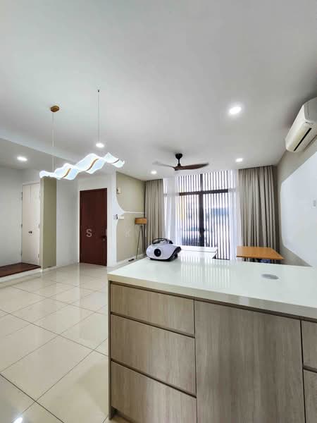 3-storey Terraced House for Sale in Lake Fields (Sungai Besi) - Suki Tan - Living Room - PropertyGuru.com.my