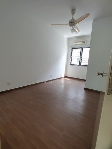 3-storey Terraced House for Sale in Lake Fields (Sungai Besi) - Suki Tan - PropertyGuru.com.my