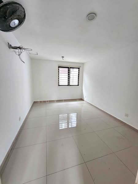 3-storey Terraced House for Sale in Lake Fields (Sungai Besi) - Suki Tan - PropertyGuru.com.my