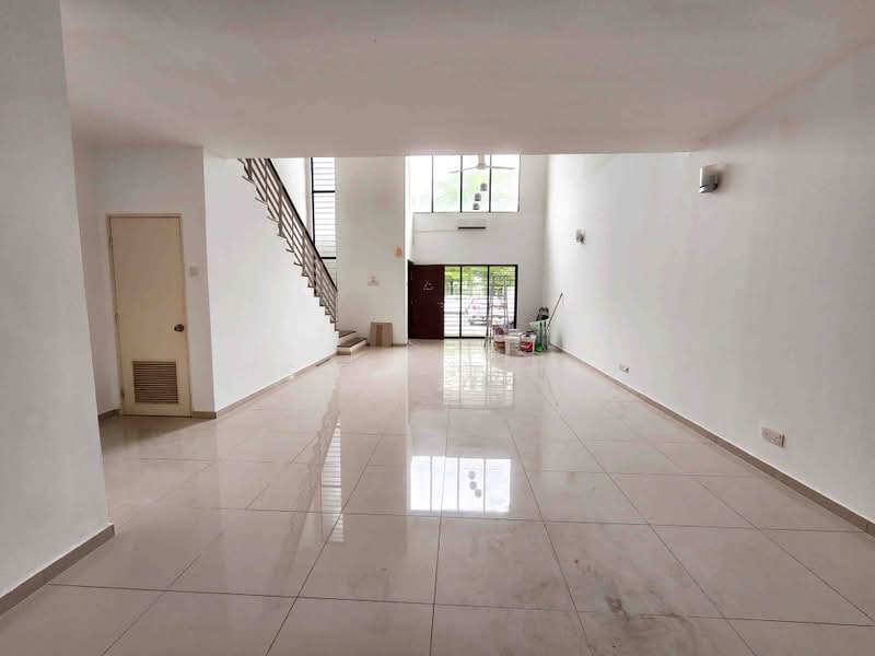 3-storey Terraced House for Sale in Lake Fields (Sungai Besi) - Suki Tan - PropertyGuru.com.my