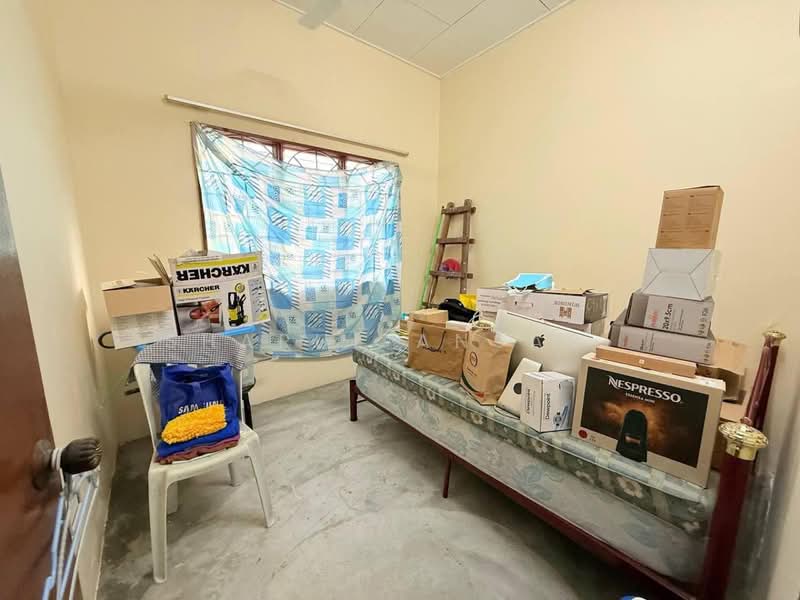 Rumah Teres 1-Tingkat untuk Dijual di Taman Mutiara Galla (Seremban) - Sharul Ansari - Bedroom - PropertyGuru.com.my