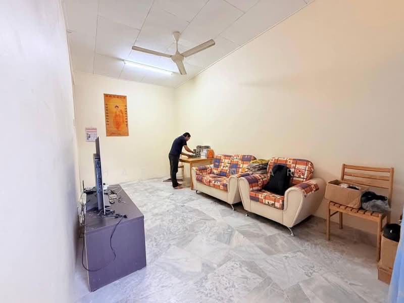 Rumah Teres 1-Tingkat untuk Dijual di Taman Mutiara Galla (Seremban) - Sharul Ansari - Living Room - PropertyGuru.com.my