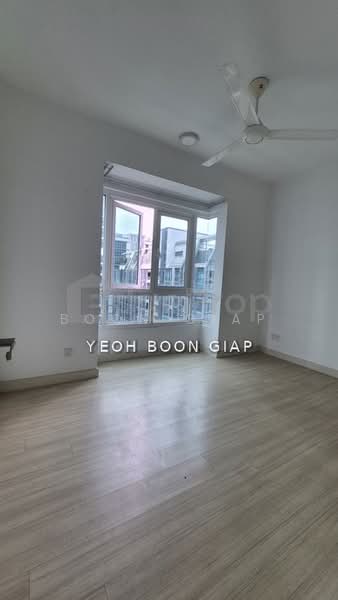 Kediaman Servis untuk Dijual di V Residence 3 @ Sunway Velocity - Boon Giap - Living Room - PropertyGuru.com.my
