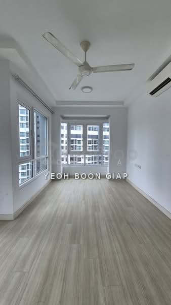 Kediaman Servis untuk Dijual di V Residence 3 @ Sunway Velocity - Boon Giap - Living Room - PropertyGuru.com.my