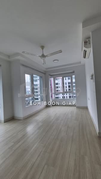Kediaman Servis untuk Dijual di V Residence 3 @ Sunway Velocity - Boon Giap - Living Room - PropertyGuru.com.my