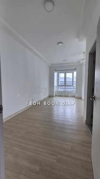 Kediaman Servis untuk Dijual di V Residence 3 @ Sunway Velocity - Boon Giap - Living Room - PropertyGuru.com.my