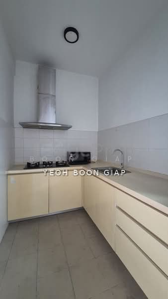 Kediaman Servis untuk Dijual di V Residence 3 @ Sunway Velocity - Boon Giap - Kitchen - PropertyGuru.com.my