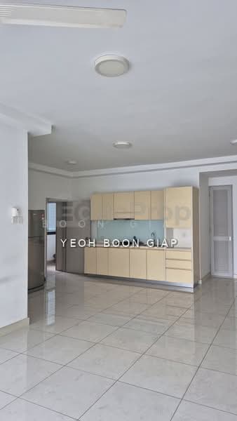 Kediaman Servis untuk Dijual di V Residence 3 @ Sunway Velocity - Boon Giap - Kitchen - PropertyGuru.com.my