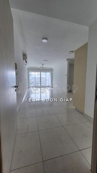 Kediaman Servis untuk Dijual di V Residence 3 @ Sunway Velocity - Boon Giap - Living Room - PropertyGuru.com.my