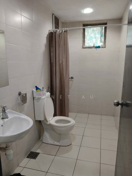Kediaman Servis untuk Dijual di Park @ One South - Janet Au - Bathroom - PropertyGuru.com.my