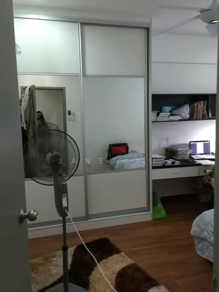 Kediaman Servis untuk Dijual di Park @ One South - Janet Au - Bedroom - PropertyGuru.com.my