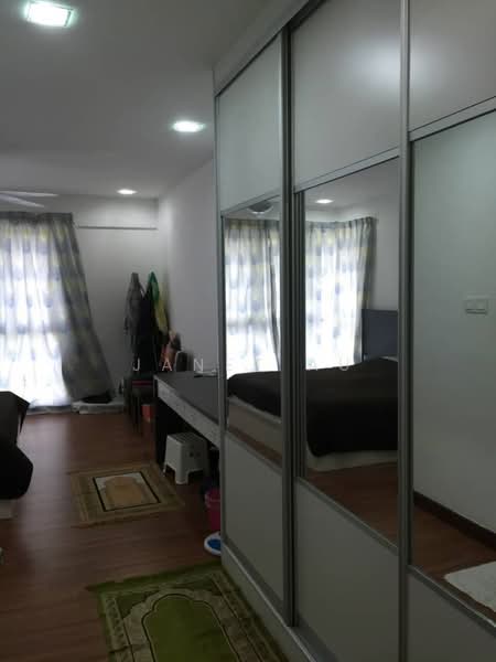 Kediaman Servis untuk Dijual di Park @ One South - Janet Au - Bedroom - PropertyGuru.com.my