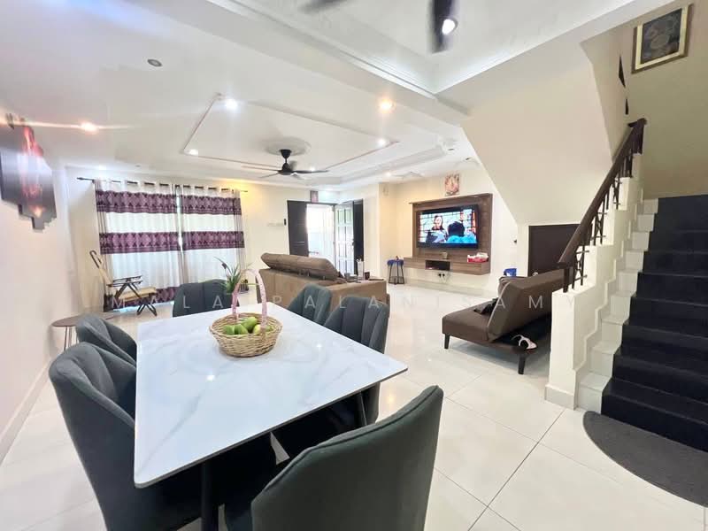 Rumah Teres 2-Tingkat untuk Dijual di Kota Kemuning (Shah Alam) - Mala Palanisamy - Living Room - PropertyGuru.com.my