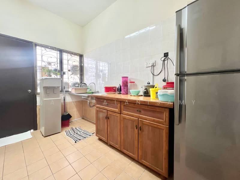 Rumah Teres 2-Tingkat untuk Dijual di Kota Kemuning (Shah Alam) - Mala Palanisamy - Kitchen - PropertyGuru.com.my