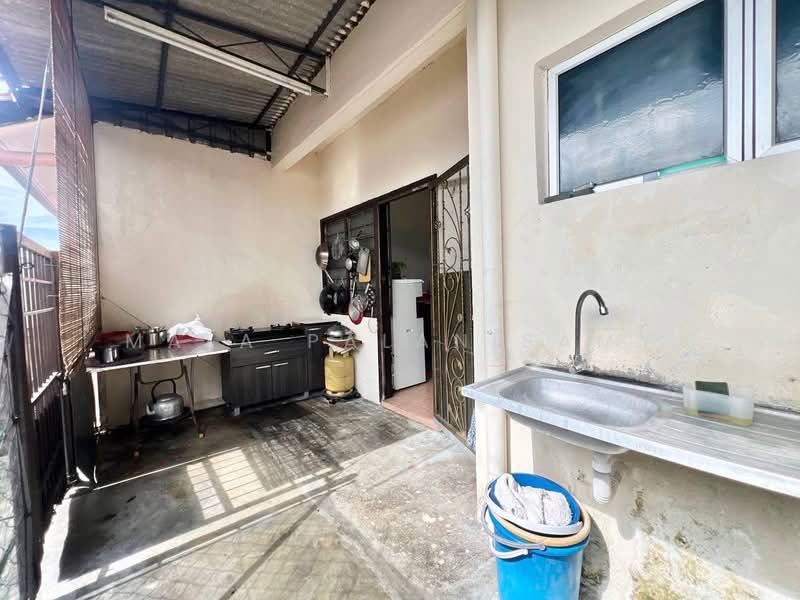 Rumah Teres 2-Tingkat untuk Dijual di Kota Kemuning (Shah Alam) - Mala Palanisamy - Kitchen - PropertyGuru.com.my