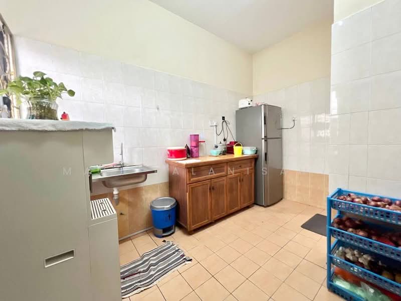 Rumah Teres 2-Tingkat untuk Dijual di Kota Kemuning (Shah Alam) - Mala Palanisamy - Kitchen - PropertyGuru.com.my