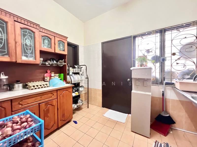 Rumah Teres 2-Tingkat untuk Dijual di Kota Kemuning (Shah Alam) - Mala Palanisamy - Kitchen - PropertyGuru.com.my