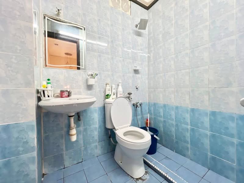 Rumah Teres 2-Tingkat untuk Dijual di Kota Kemuning (Shah Alam) - Mala Palanisamy - Bathroom - PropertyGuru.com.my
