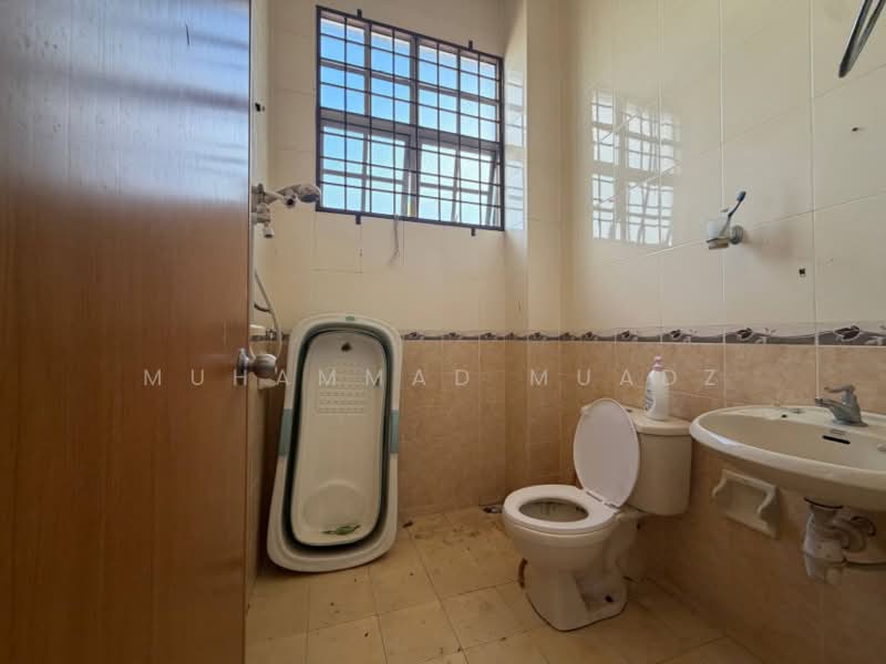 Rumah Flat untuk Dijual di Bandar Bukit Puchong - Muhammad Muadz - Bathroom - PropertyGuru.com.my