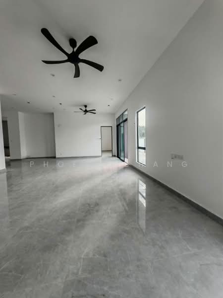 Rumah Berkembar untuk Dijual di Ipoh (Perak) - Phoebe Chang - Living Room - PropertyGuru.com.my