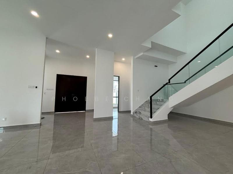Rumah Berkembar untuk Dijual di Ipoh (Perak) - Phoebe Chang - Entrance of Living Room - PropertyGuru.com.my