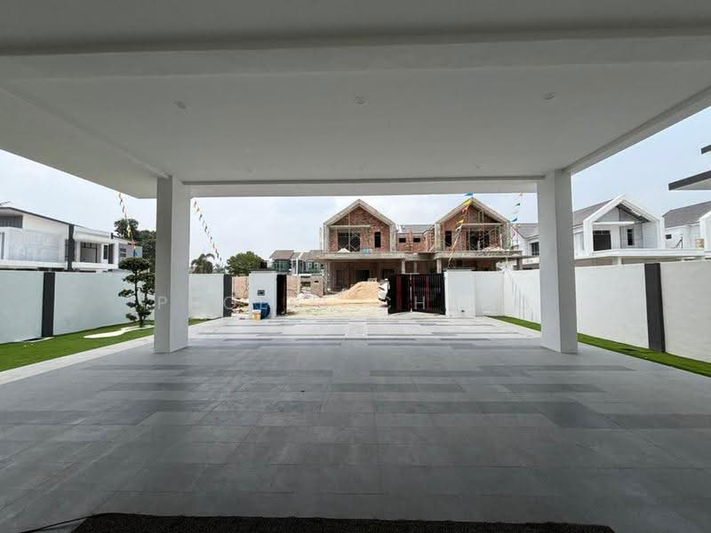 Rumah Berkembar untuk Dijual di Ipoh (Perak) - Phoebe Chang - Car Porch can park 6 cars - PropertyGuru.com.my