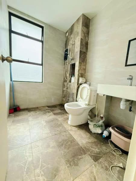 Rumah Teres 2-Tingkat untuk Dijual di Taman Seri Austin (Tebrau) - JE ONG - Bathroom - PropertyGuru.com.my