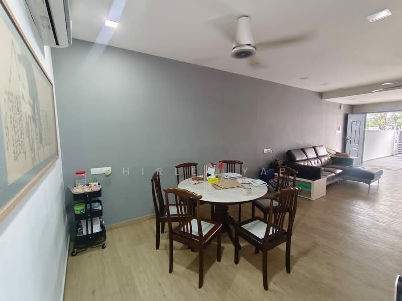 Rumah Teres 2-Tingkat untuk Dijual di Setia Tropika (Johor Bahru) - Shirley Yap - Living Room - PropertyGuru.com.my