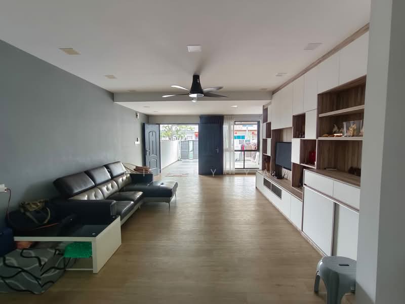 Rumah Teres 2-Tingkat untuk Dijual di Setia Tropika (Johor Bahru) - Shirley Yap - Living Room - PropertyGuru.com.my