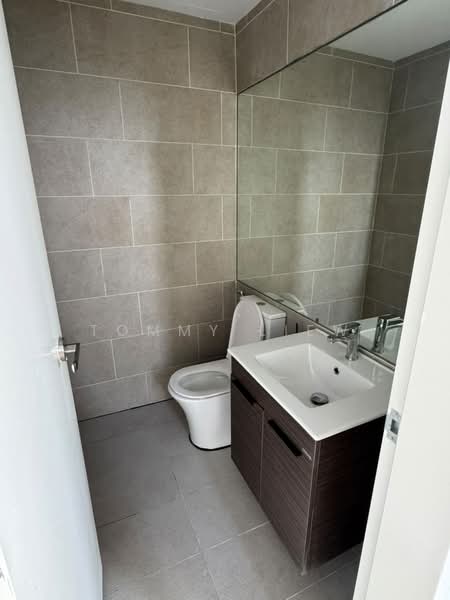 Kediaman Servis untuk Dijual di Est8 - Tommy Liew - Bathroom - PropertyGuru.com.my