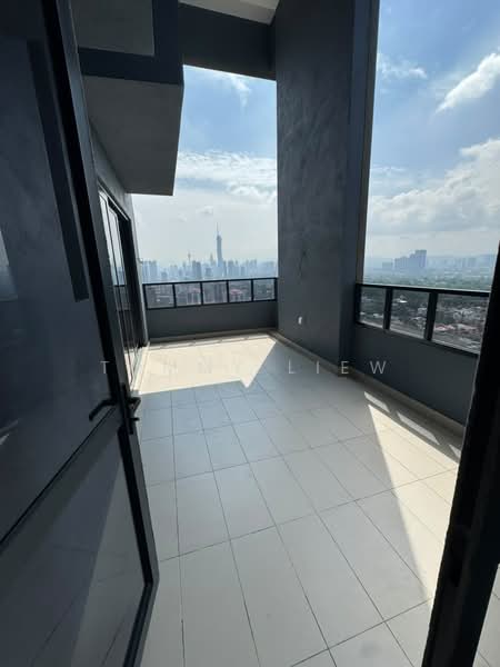 Kediaman Servis untuk Dijual di Est8 - Tommy Liew - Balcony - PropertyGuru.com.my