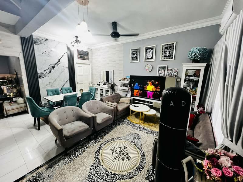 2.5-storey Terraced House for Sale in Seri Kembangan (Selangor) - Muhammad Muadz - Living Room - PropertyGuru.com.my