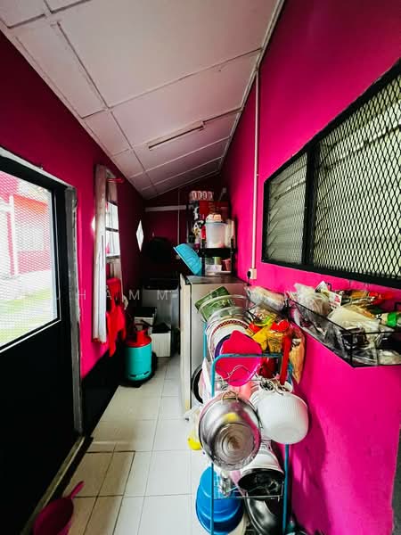 2.5-storey Terraced House for Sale in Seri Kembangan (Selangor) - Muhammad Muadz - Kitchen - PropertyGuru.com.my