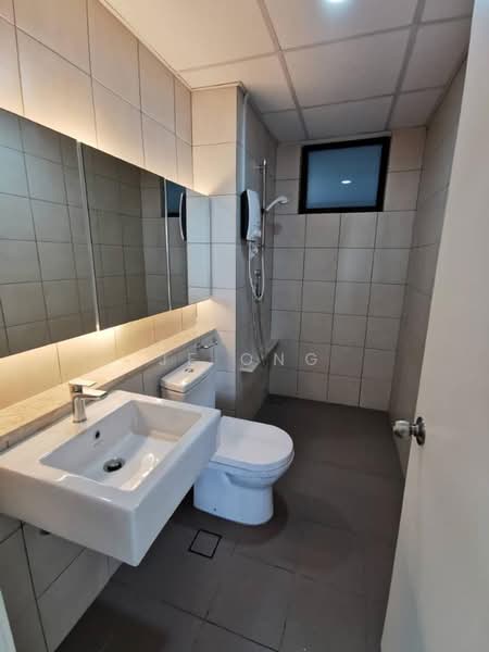 Condominium for Sale at The WaterEdge (Pinggiran Air) - JE ONG - Bathroom - PropertyGuru.com.my