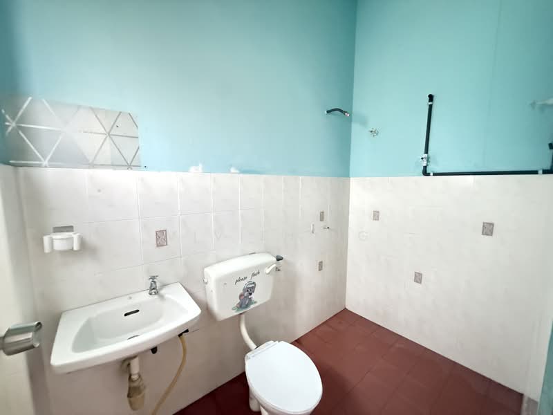 2-storey Terraced House for Sale in Taman Song Choon (Ipoh) - Vivien Ng - Bathroom - PropertyGuru.com.my